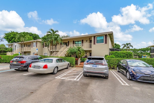 townhome / multi-family property featuring a balcony