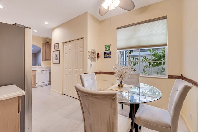 dining space with ceiling fan