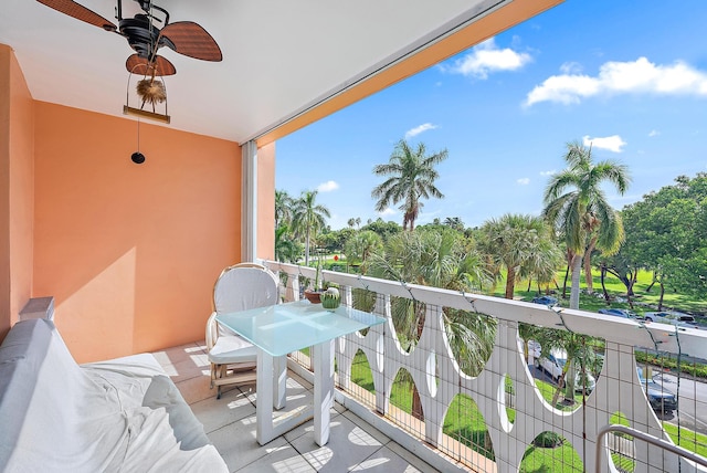 balcony featuring ceiling fan