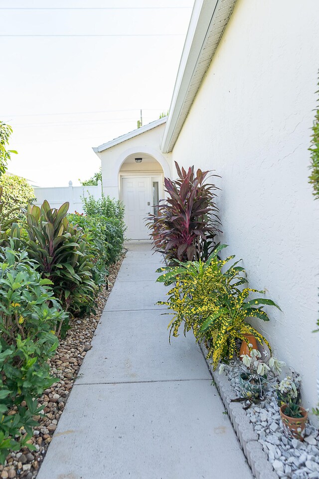 view of entrance to property