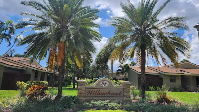 view of community / neighborhood sign