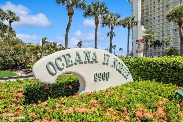 view of community / neighborhood sign