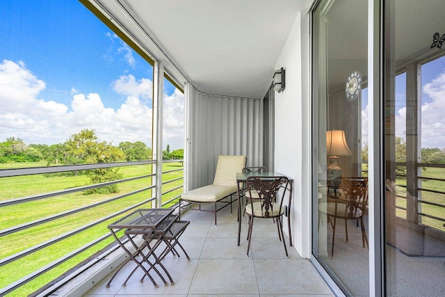 view of sunroom / solarium