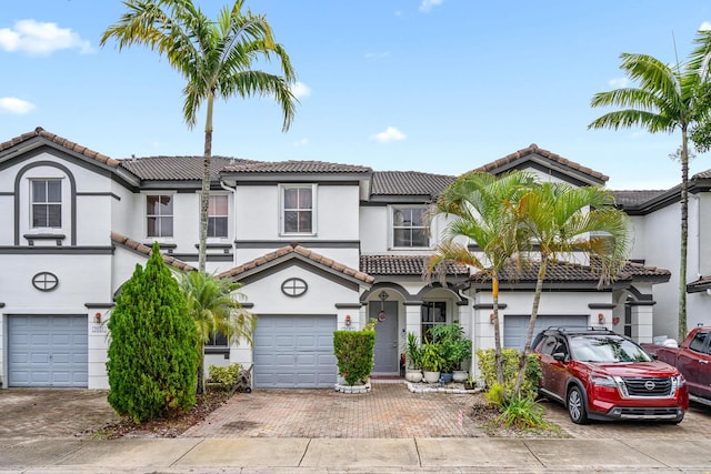 view of front of property featuring a garage