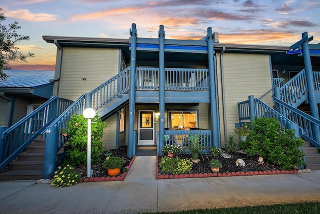 view of front of house featuring covered porch