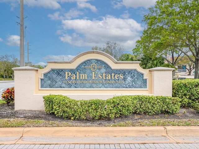 view of community / neighborhood sign