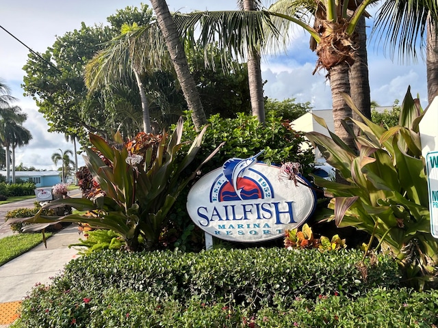 view of community / neighborhood sign