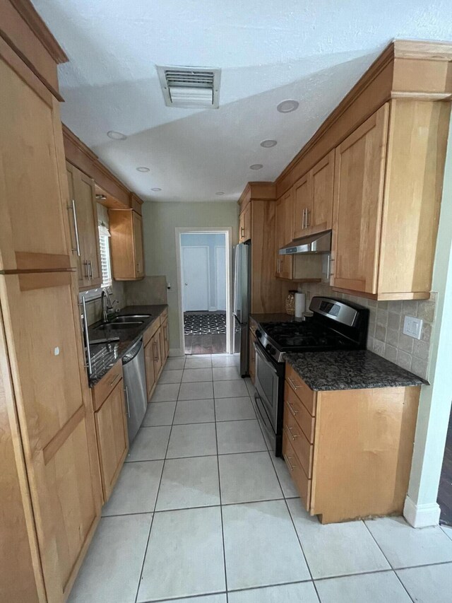 kitchen featuring tasteful backsplash