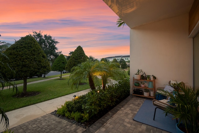 exterior space featuring a lawn