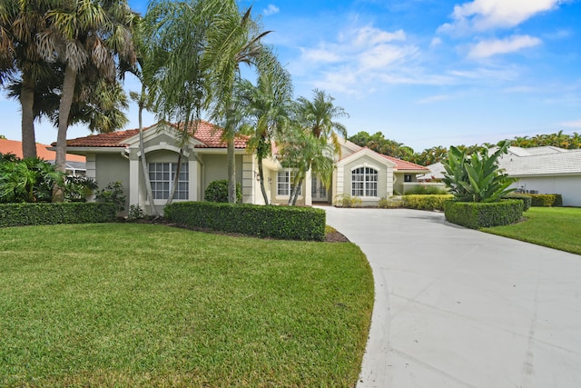 view of front of house featuring a front yard