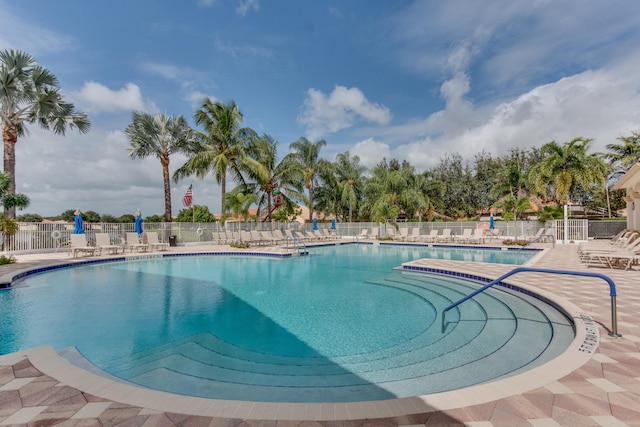 view of swimming pool