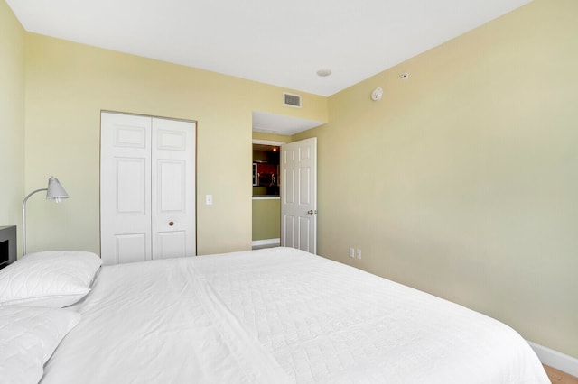 bedroom featuring a closet