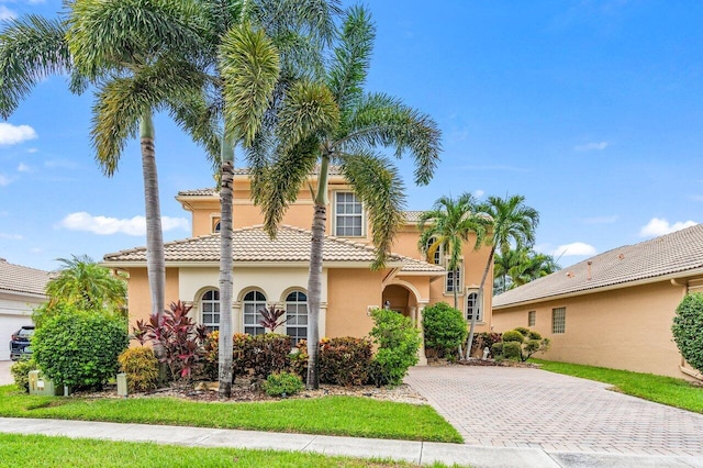 view of mediterranean / spanish-style home