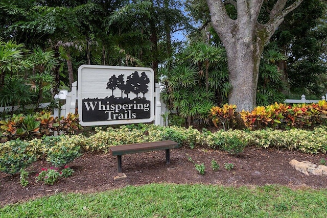 view of community / neighborhood sign