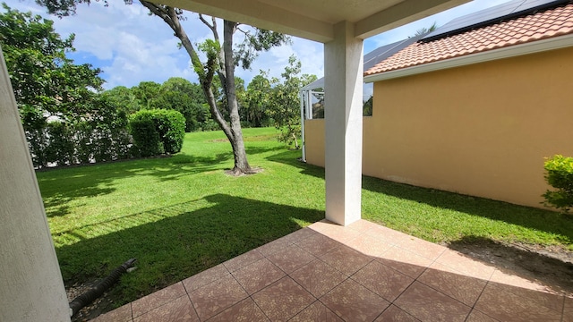 view of yard with a patio area