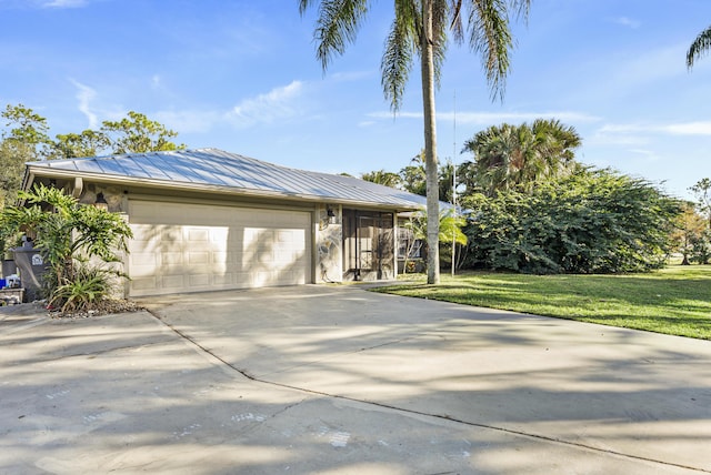 view of front of property with a front lawn