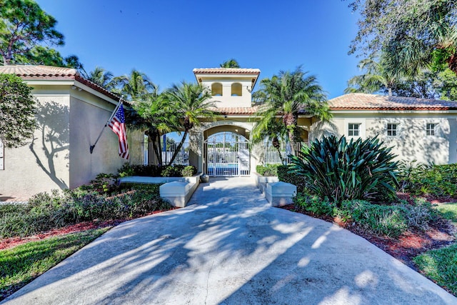 view of mediterranean / spanish-style home