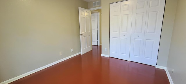 unfurnished bedroom featuring a closet