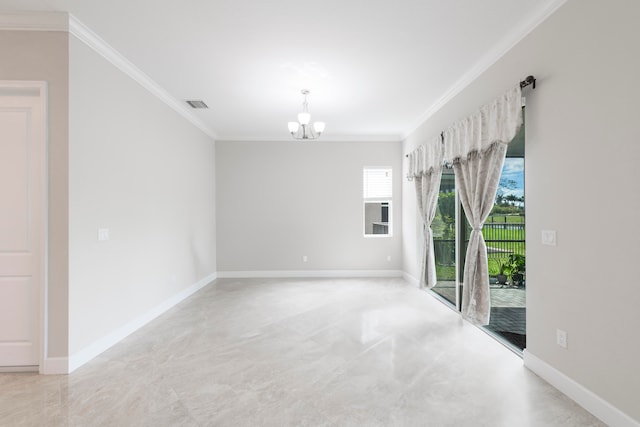 empty room with crown molding and a notable chandelier