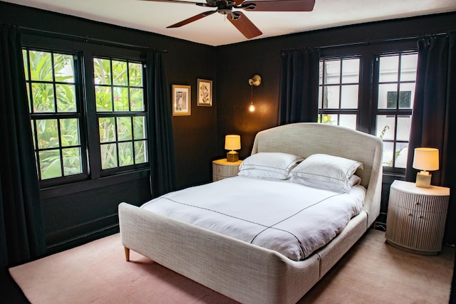 bedroom with ceiling fan