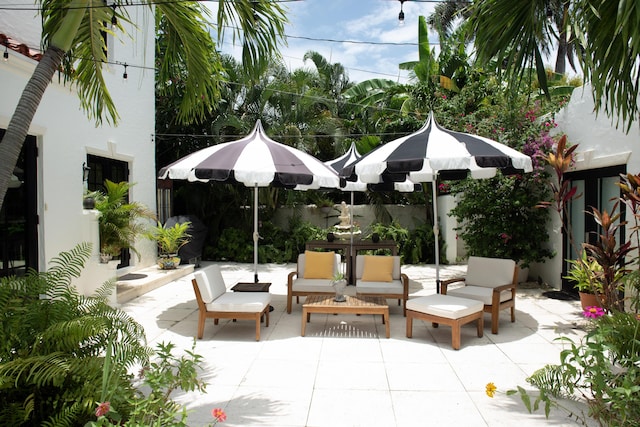 view of patio / terrace featuring an outdoor hangout area