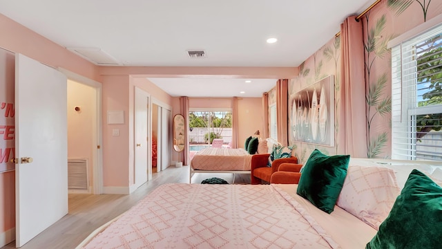 2600 NE 30th St, Fort Lauderdale, FL 33306 - bedroom featuring visible vents, light wood-style flooring, recessed lighting, and baseboards