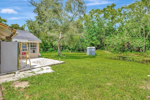 view of yard with a patio