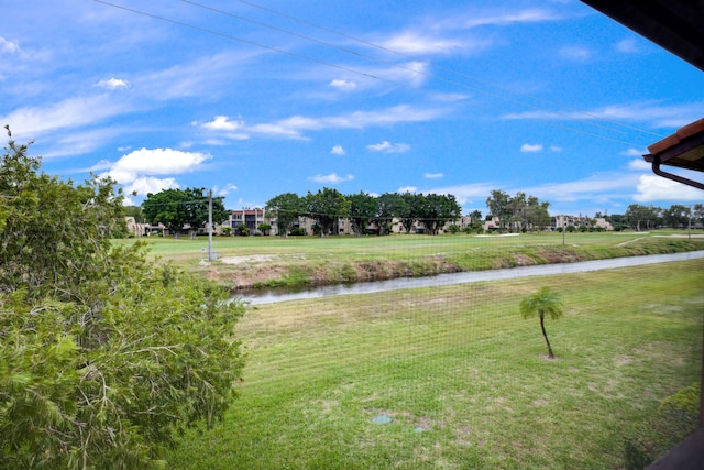 view of yard featuring a water view