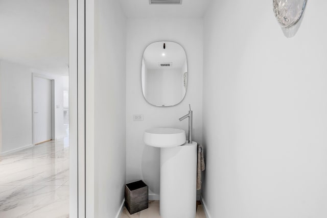 bathroom featuring sink