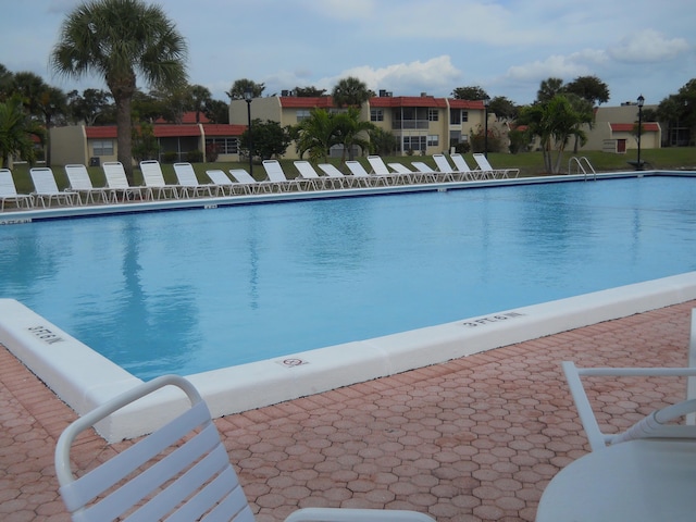 view of swimming pool