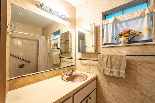 4050 Greenwood Dr, Fort Pierce, FL 34982 - bathroom with a shower with curtain and vanity