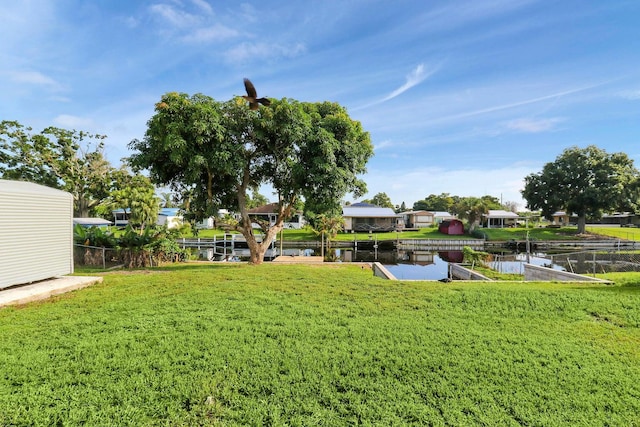 view of yard featuring a water view