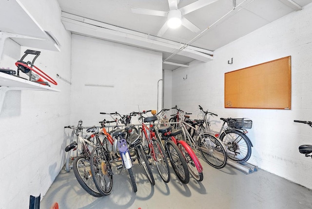 garage featuring ceiling fan