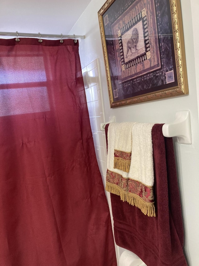 108 NE 20th Ave Unit 205, Boynton Beach, FL 33435 - full bathroom with curtained shower