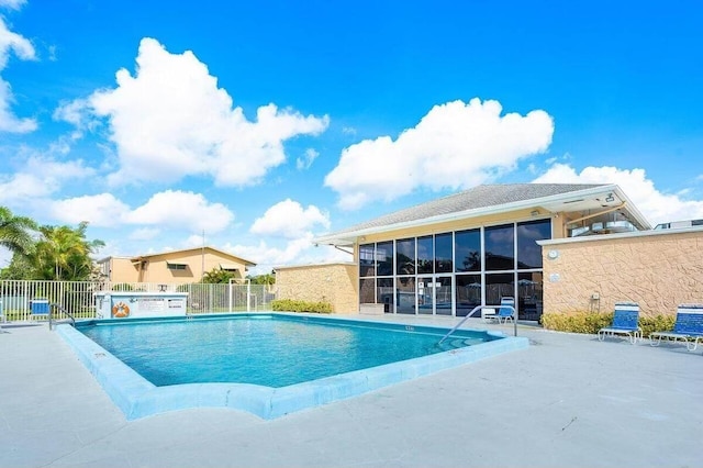 108 NE 20th Ave Unit 205, Boynton Beach, FL 33435 - community pool with fence