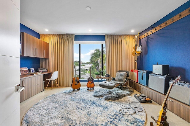 sitting room with recessed lighting