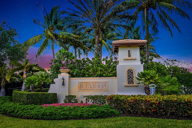 view of community / neighborhood sign