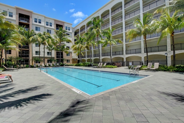 view of swimming pool