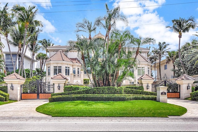 view of mediterranean / spanish-style home