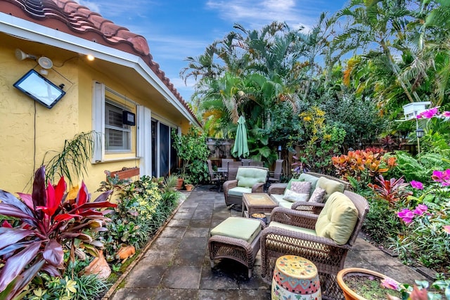 view of patio / terrace featuring outdoor lounge area