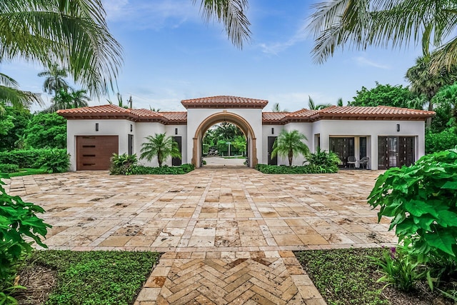 view of front of home featuring a garage