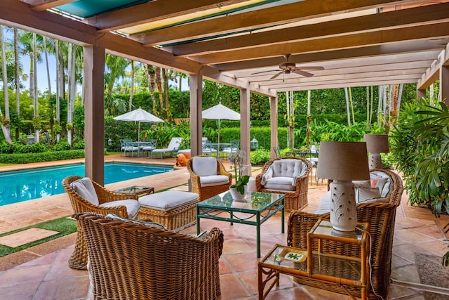 view of patio / terrace with outdoor lounge area and ceiling fan