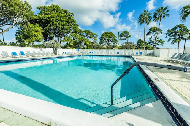 view of swimming pool