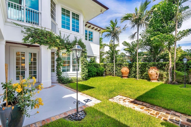 view of yard with a patio