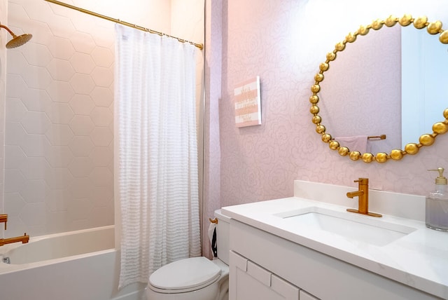 full bathroom with shower / bath combo with shower curtain, vanity, and toilet