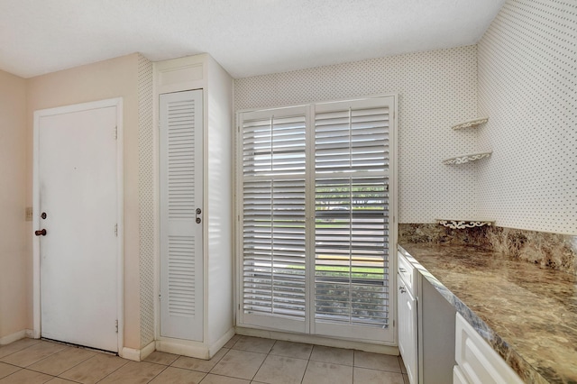 kitchen featuring light tile patterned floors