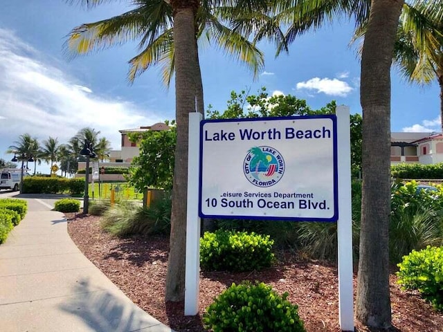 view of community / neighborhood sign