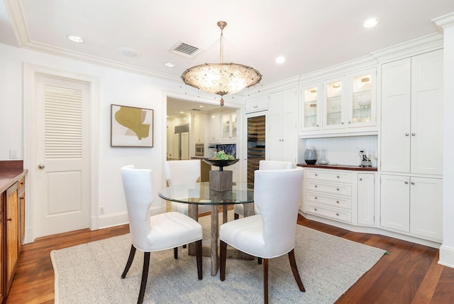 2275 S Ocean Boulevard 307 & 308, Palm Beach, FL 33480 - dining room featuring visible vents, crown molding, baseboards, recessed lighting, and dark wood-type flooring