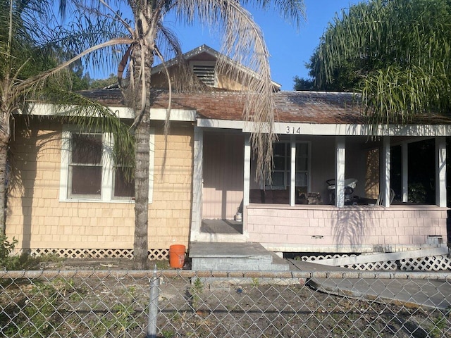 view of front of property