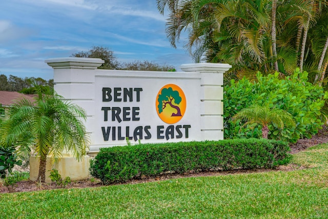 view of community / neighborhood sign